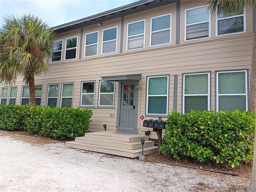 763 31ST AVENUE N UNIT 1 ST PETERSBURG, FL 33704
