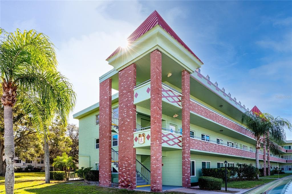 2359 FINLANDIA LANE UNIT 27
