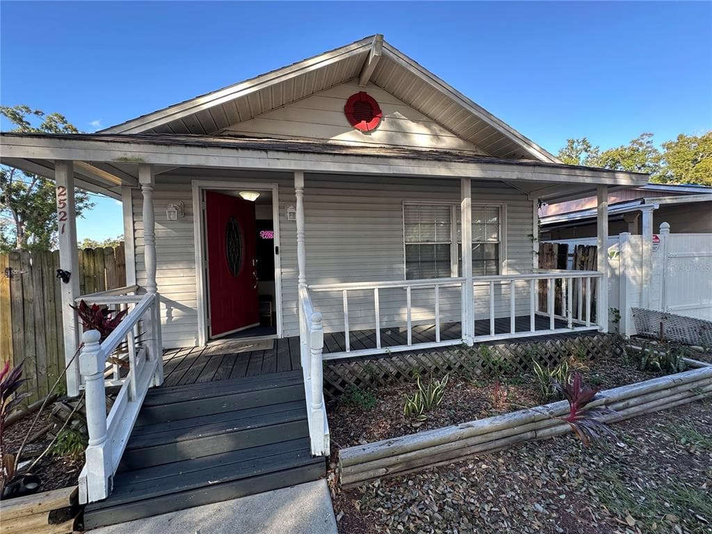 2521 LORRAINE ST TAMPA, FL 33614