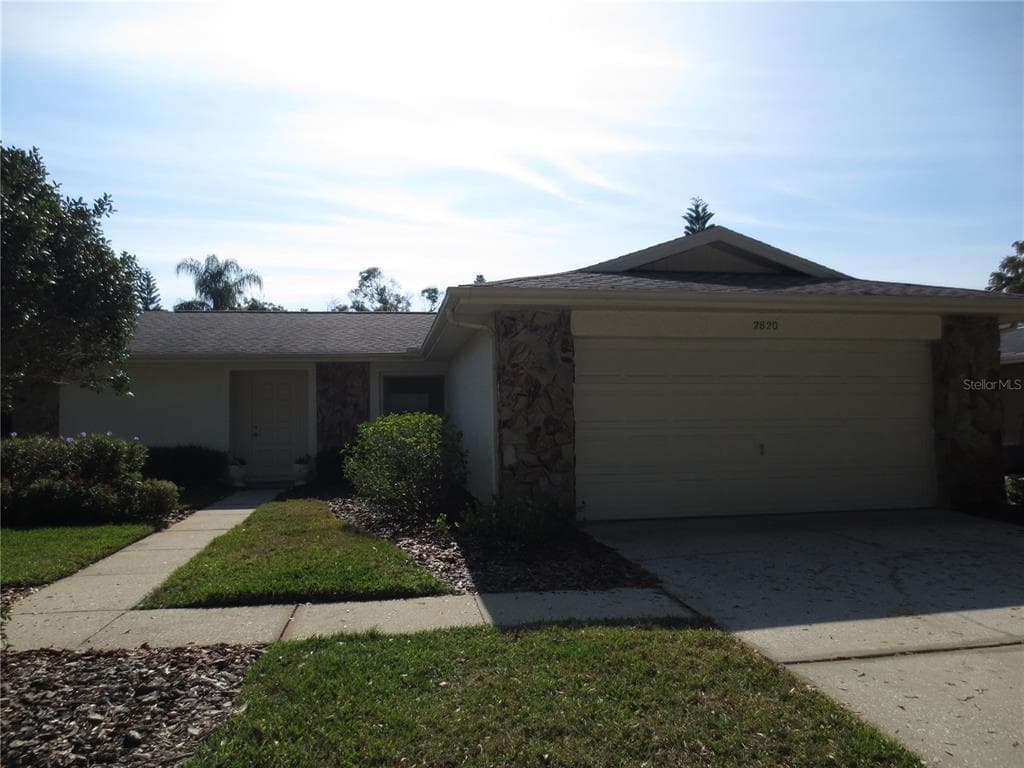 2820 LOMOND DRIVE PALM HARBOR, FL 34684