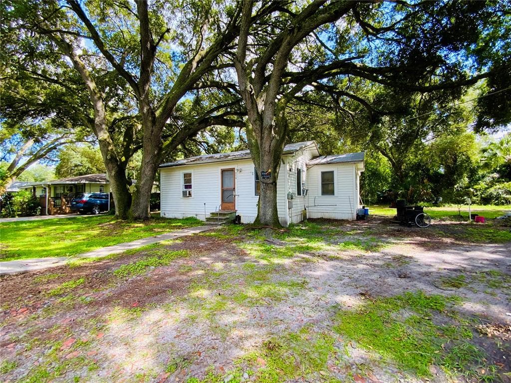 5907 8TH AVENUE S TAMPA, FL 33619