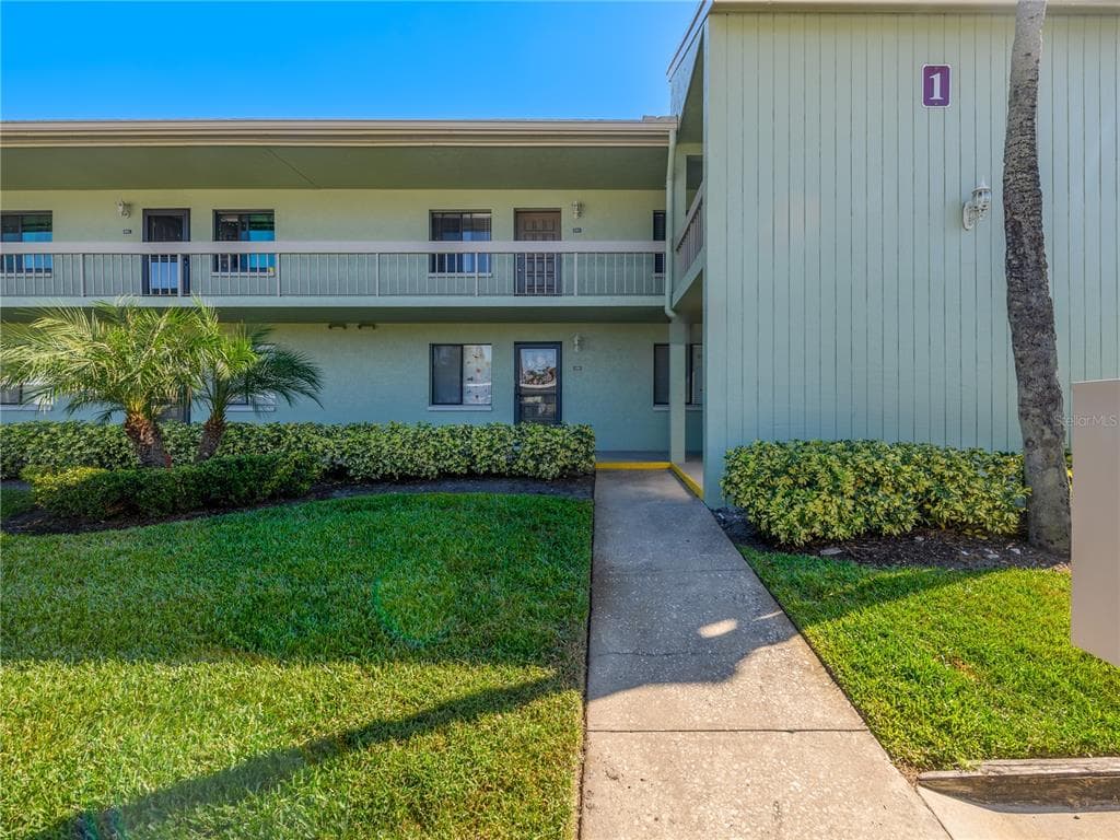 120 CARYL WAY OLDSMAR, FL 34677