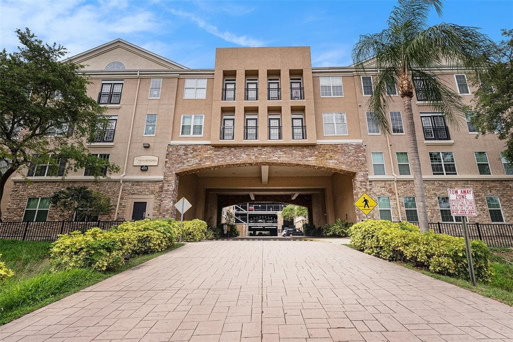 4221 W SPRUCE STREET UNIT 2104 TAMPA, FL 33607