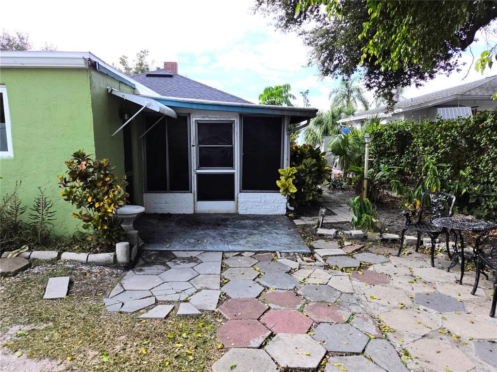 2808 CLINTON STREET S UNIT E GULFPORT, FL 33707