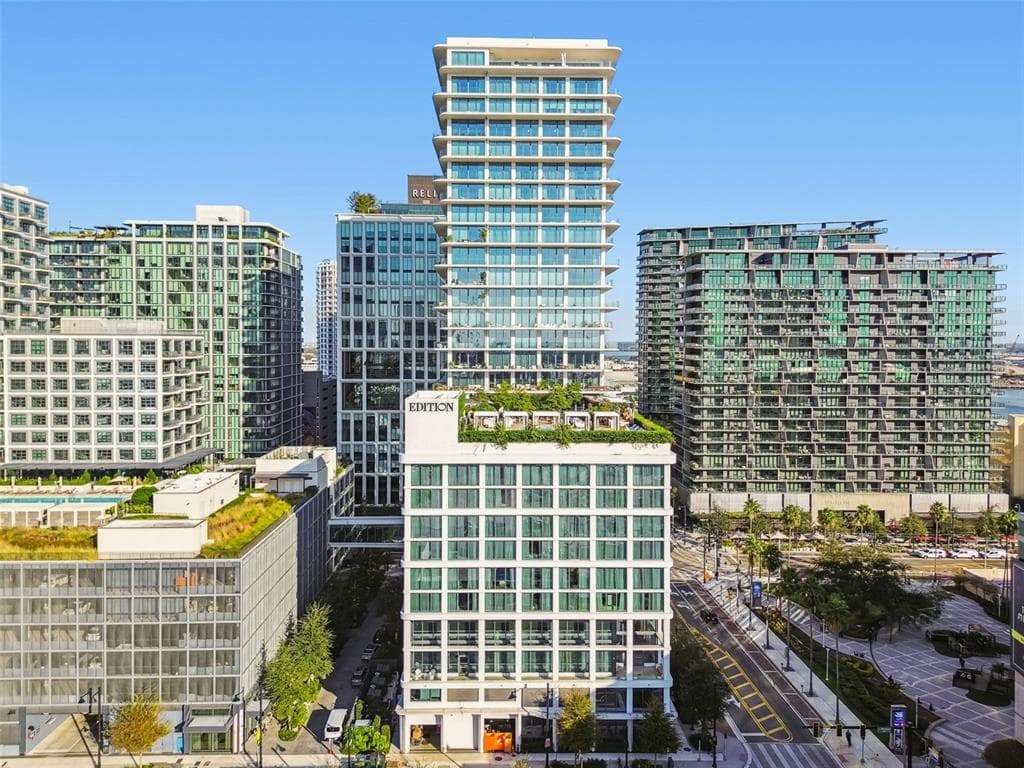 1000 WATER STREET UNIT 2202 TAMPA, FL 33602