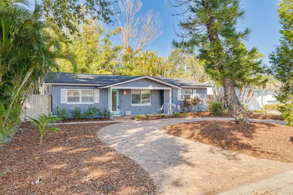 2004 DOUGLAS AVENUE DUNEDIN, FL 34698