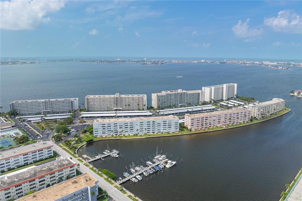 6075 SHORE BOULEVARD S UNIT 501 GULFPORT, FL 33707