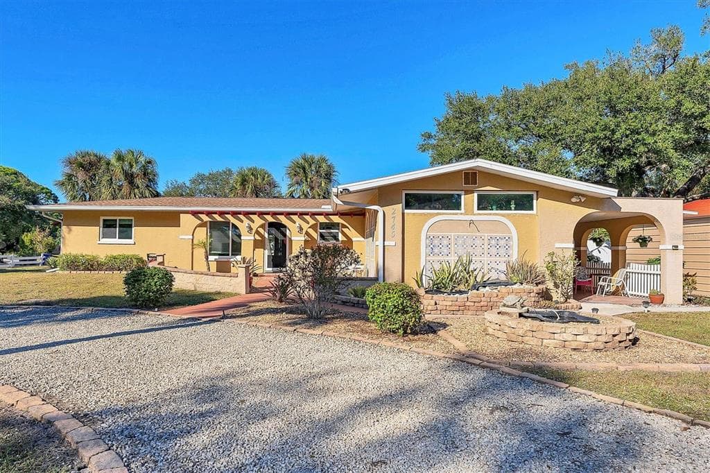 2745 ARROWHEAD ROAD VENICE, FL 34293