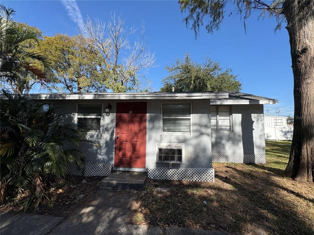 4611 N HUBERT AVENUE UNIT 11 TAMPA, FL 33614