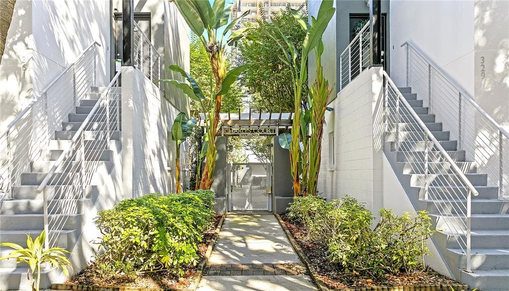 335 4TH AVENUE S ST PETERSBURG, FL 33701