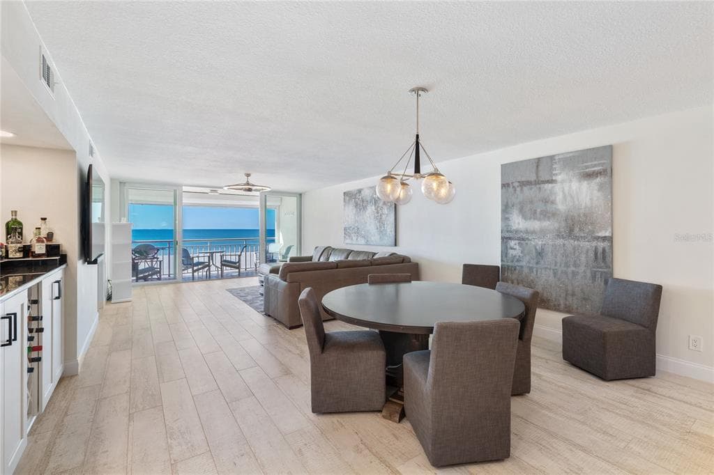 2900 GULF BOULEVARD UNIT 202 BELLEAIR BEACH, FL 33786