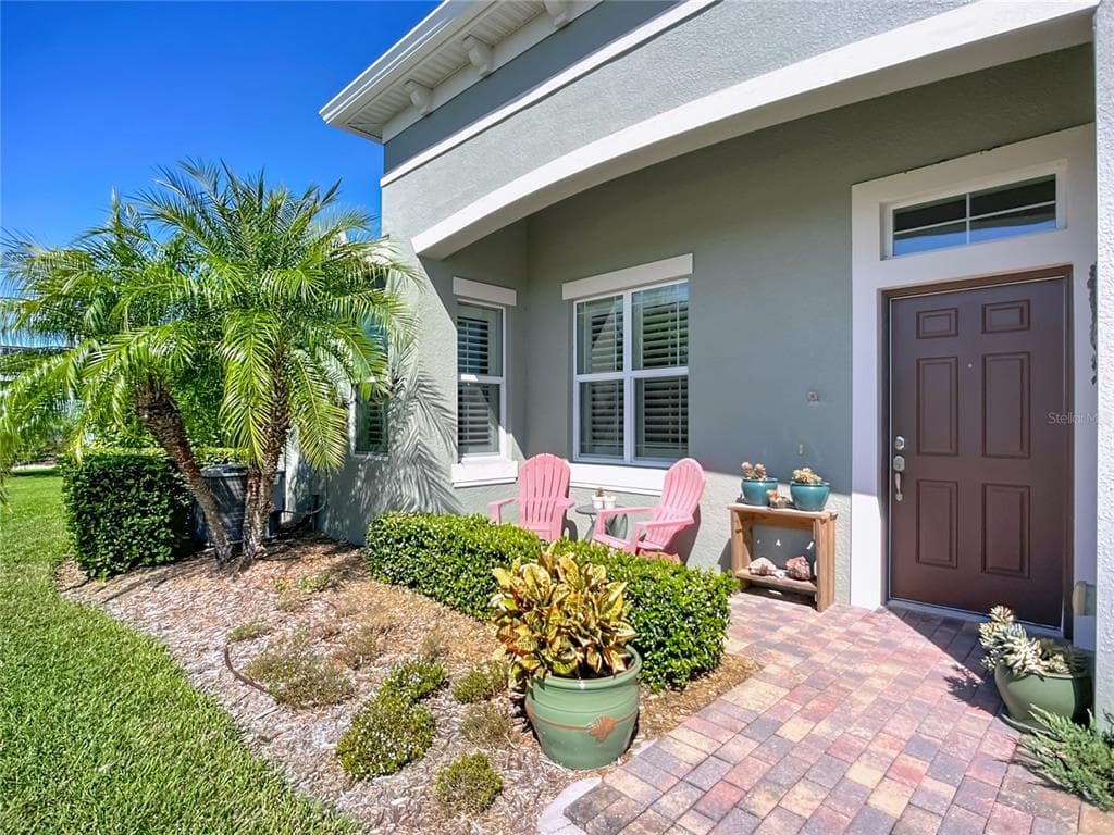 689 CHIPPER DRIVE SUN CITY CENTER, FL 33573