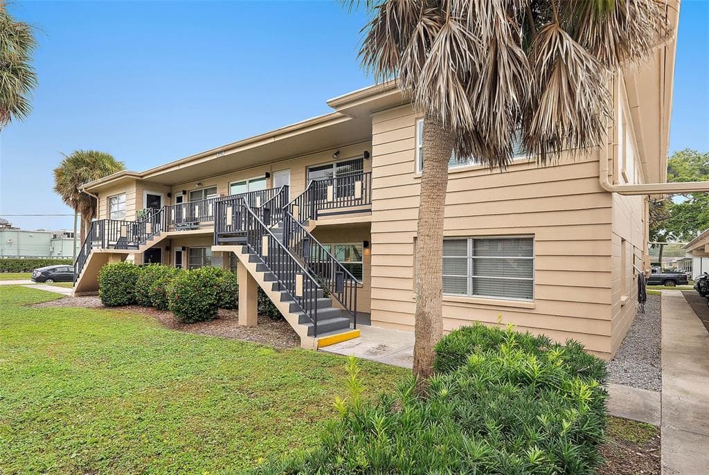 200 36TH AVENUE N UNIT 104A ST PETERSBURG, FL 33704