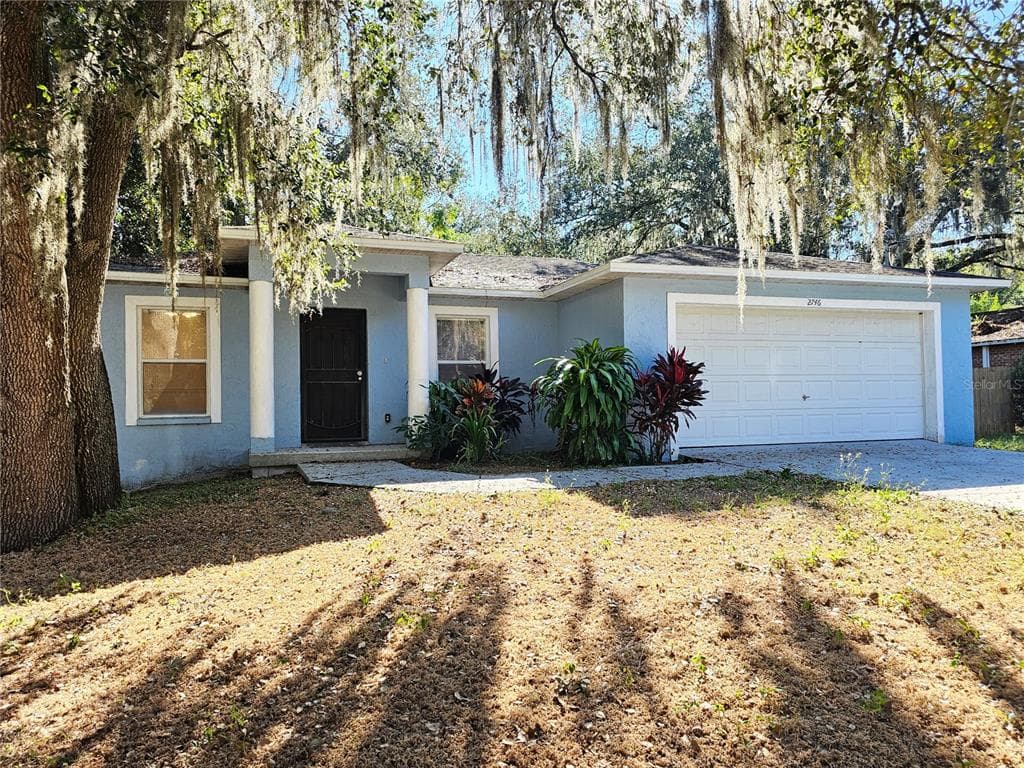 2746 SMITHTOWN DRIVE LAKELAND, FL 33801