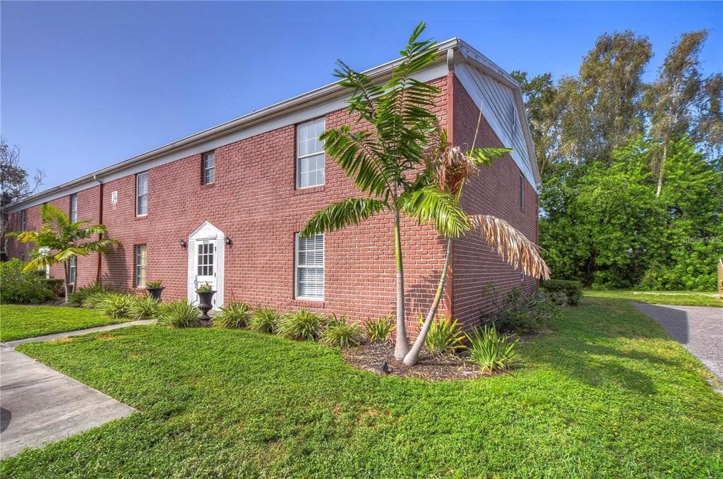 8370 13TH STREET N UNIT A ST PETERSBURG, FL 33702