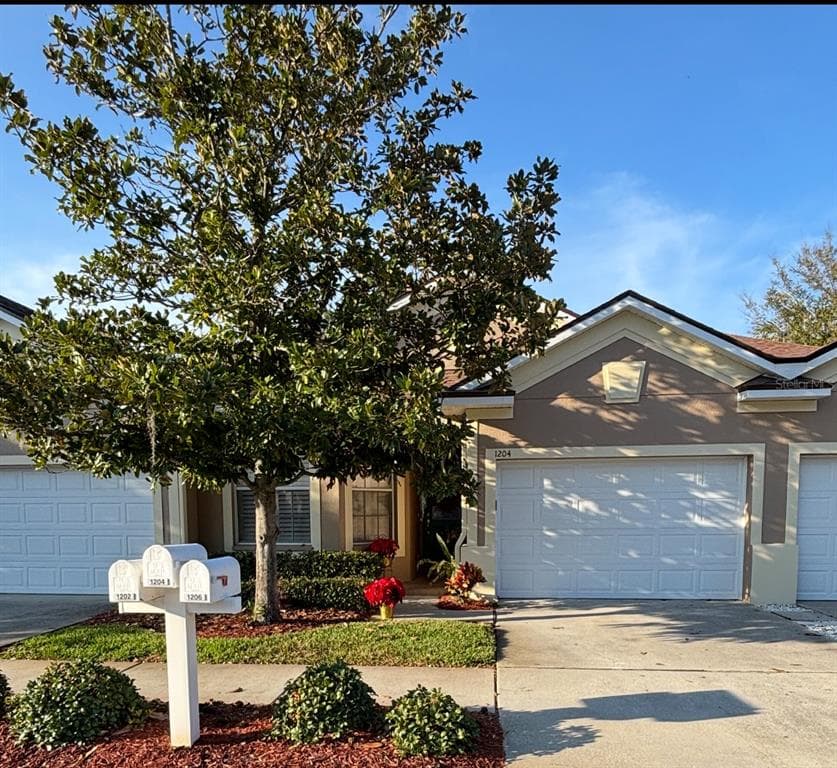 1204 GEORGIA TRACE AVENUE VALRICO, FL 33596