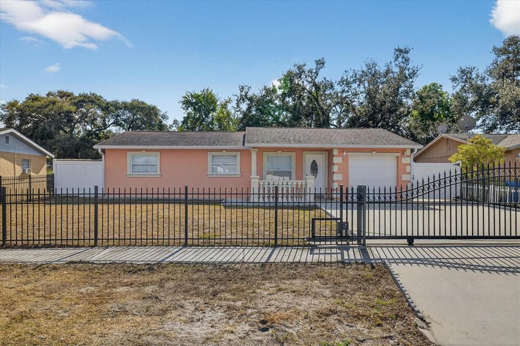 2015 BALFOUR CIRCLE TAMPA, FL 33619