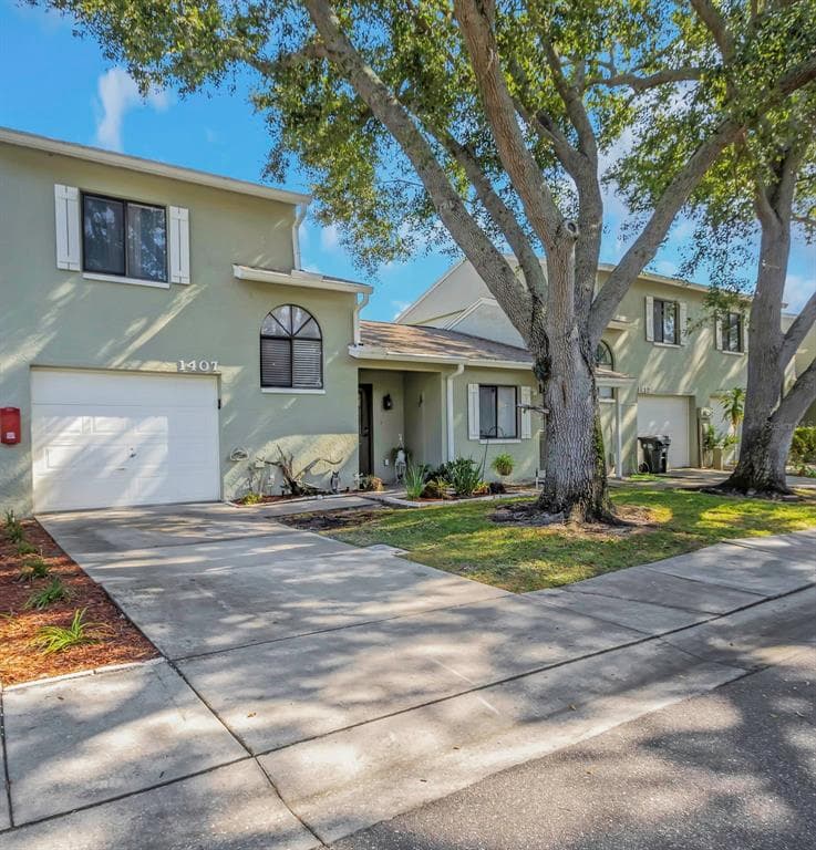 1407 ADAMS CIRCLE W LARGO, FL 33771