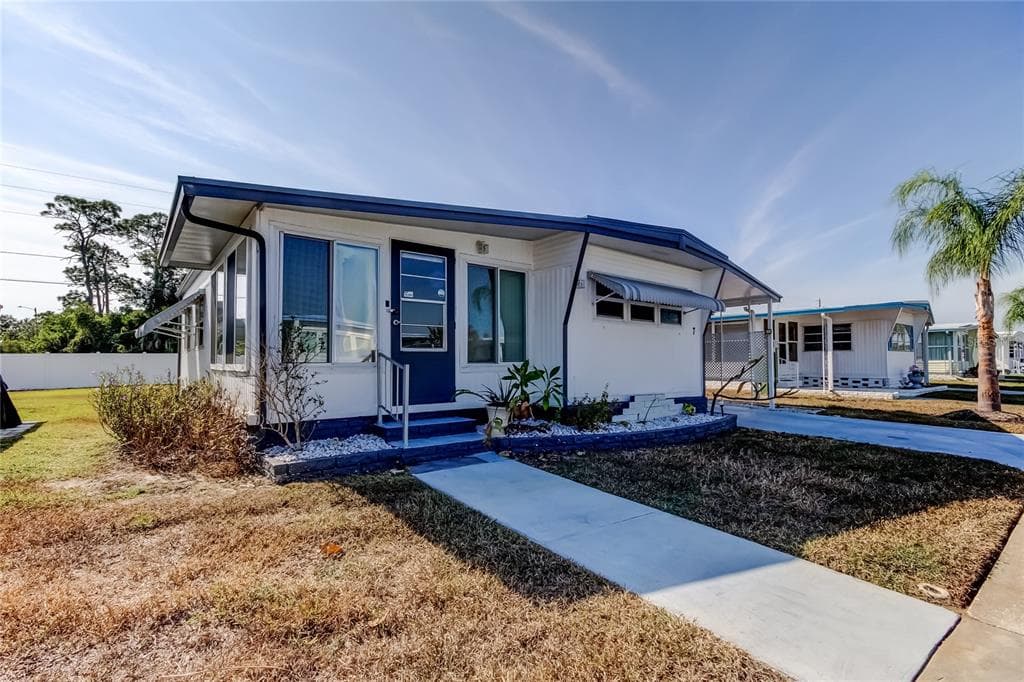 7 DRURY LANE TARPON SPRINGS, FL 34689