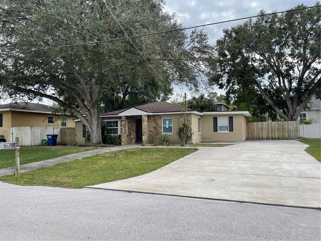 3016 W MEADOW STREET TAMPA, FL 33611