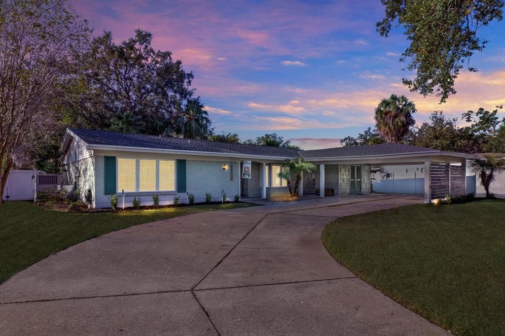 10524 ORANGE GROVE DRIVE TAMPA, FL 33618