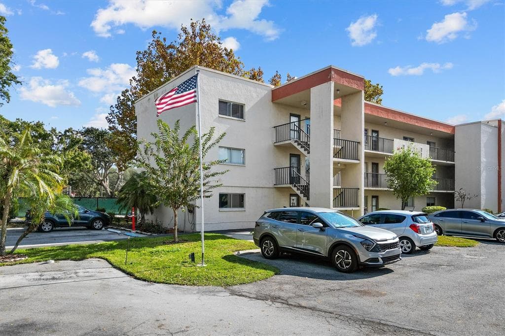 1130 N LAKE PARKER AVENUE UNIT E336 LAKELAND, FL 33805