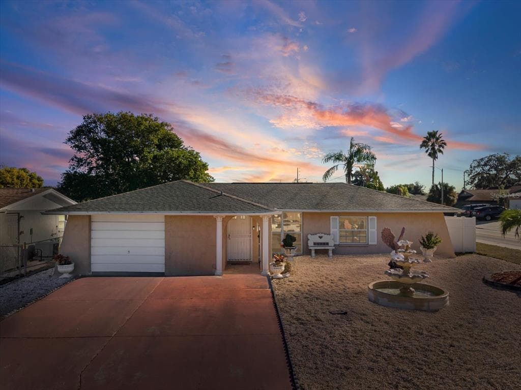 9006 LUNAR LANE PORT RICHEY, FL 34668