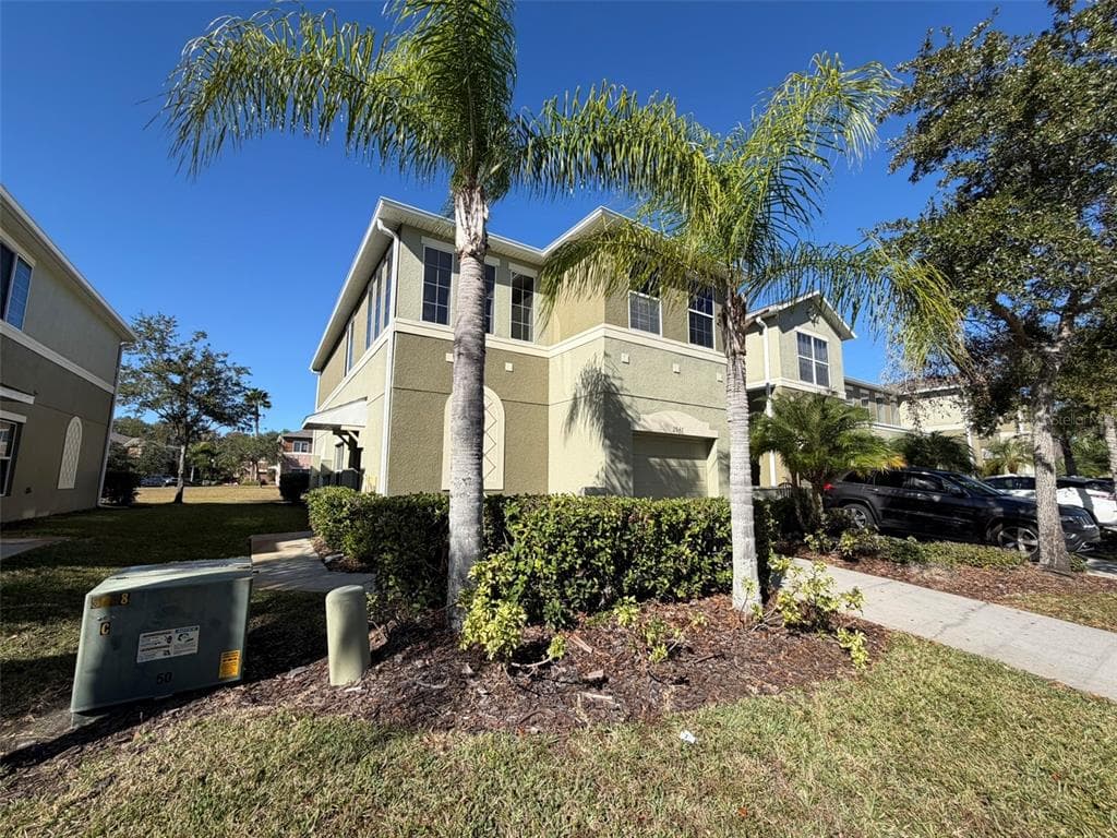 2947 WILLOWLEAF LANE WESLEY CHAPEL, FL 33544