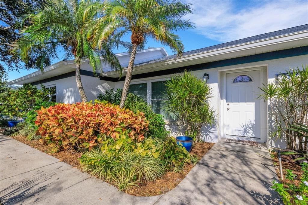 2010 7TH PLACE SW LARGO, FL 33770