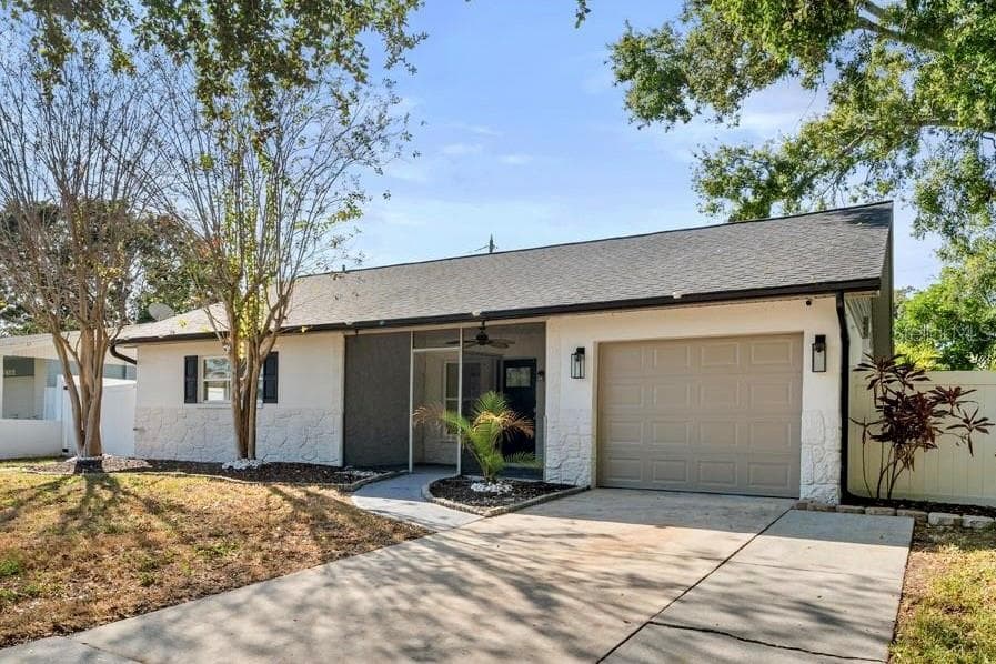 7490 LOCUST STREET NE ST PETERSBURG, FL 33702