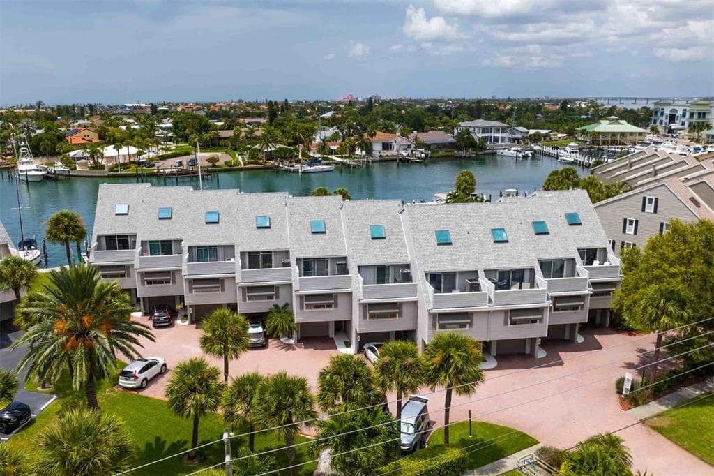 370 PINELLAS BAYWAY S UNIT C TIERRA VERDE, FL 33715