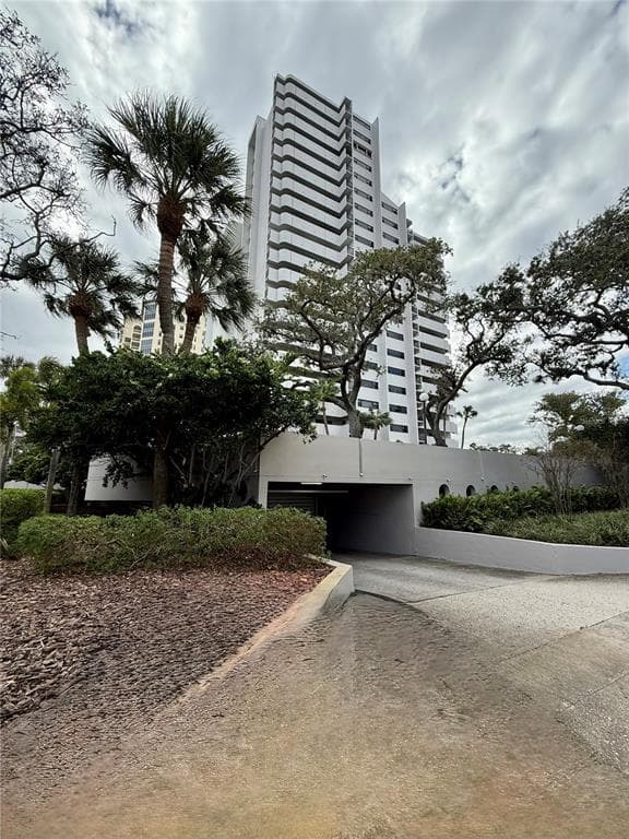 4141 BAYSHORE BOULEVARD UNIT 1203 TAMPA, FL 33611