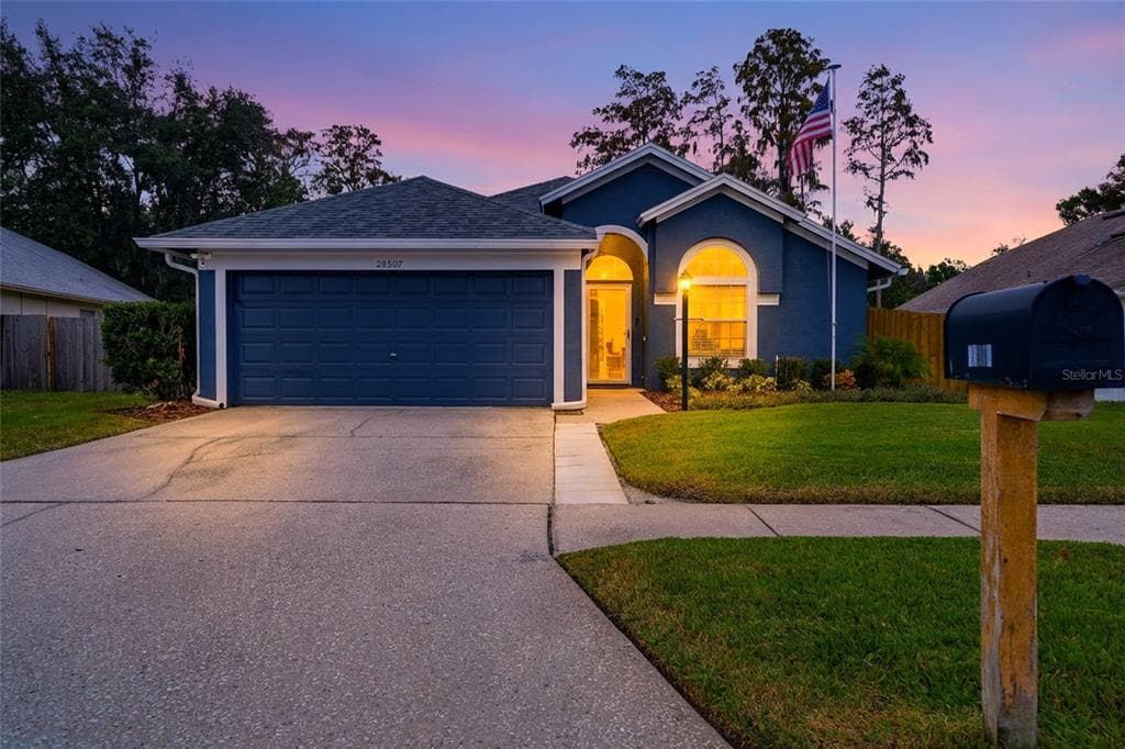 28907 BAY TREE PLACE WESLEY CHAPEL, FL 33545