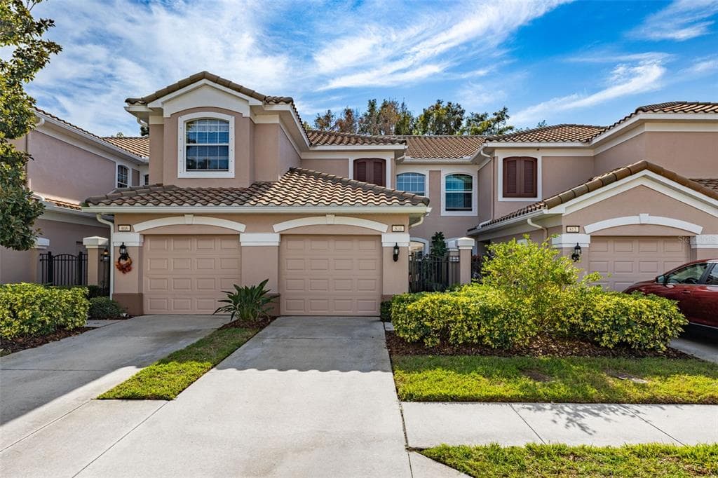 810 LANTERN WAY CLEARWATER, FL 33765