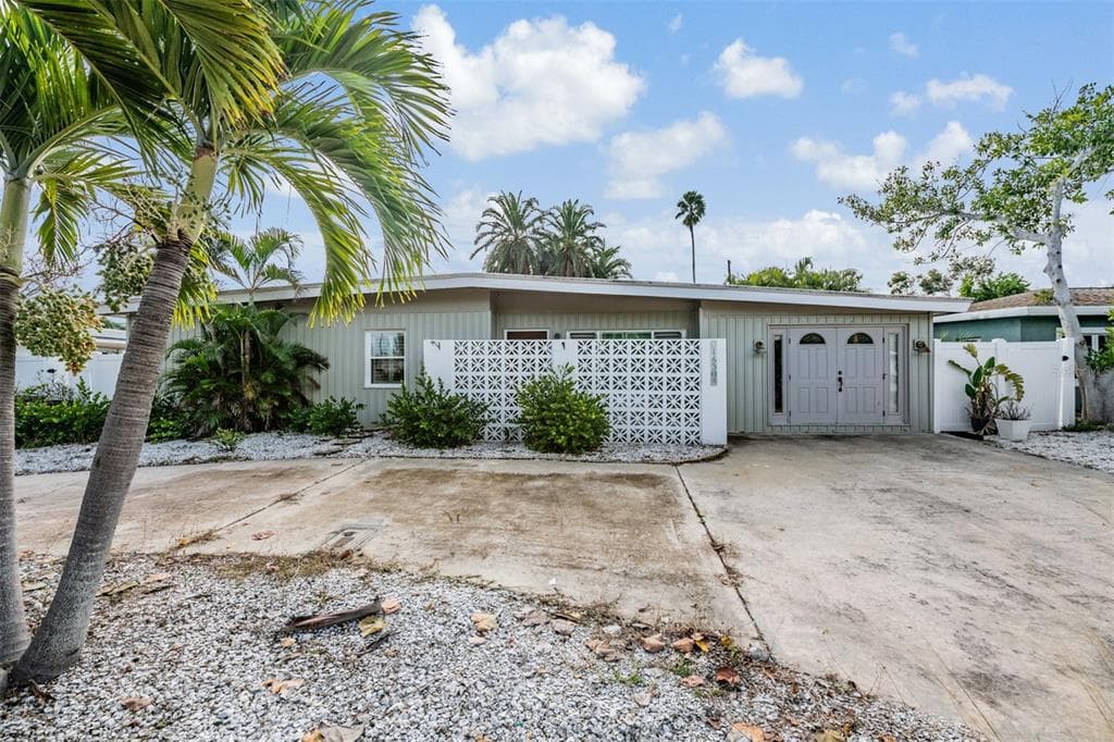 16304 3RD STREET E REDINGTON BEACH, FL 33708