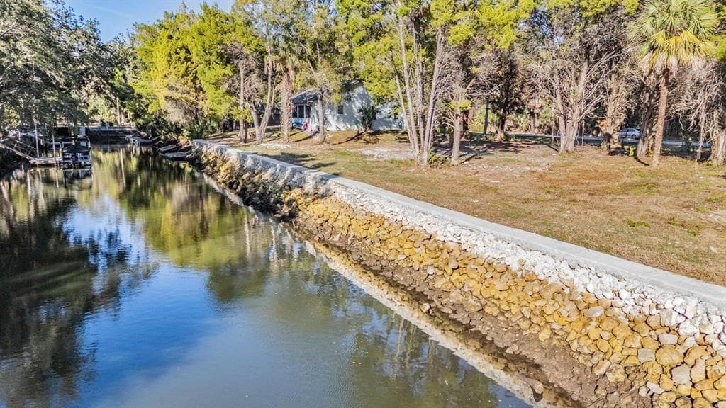 3924 N APALACHEE POINT CRYSTAL RIVER, FL 34428