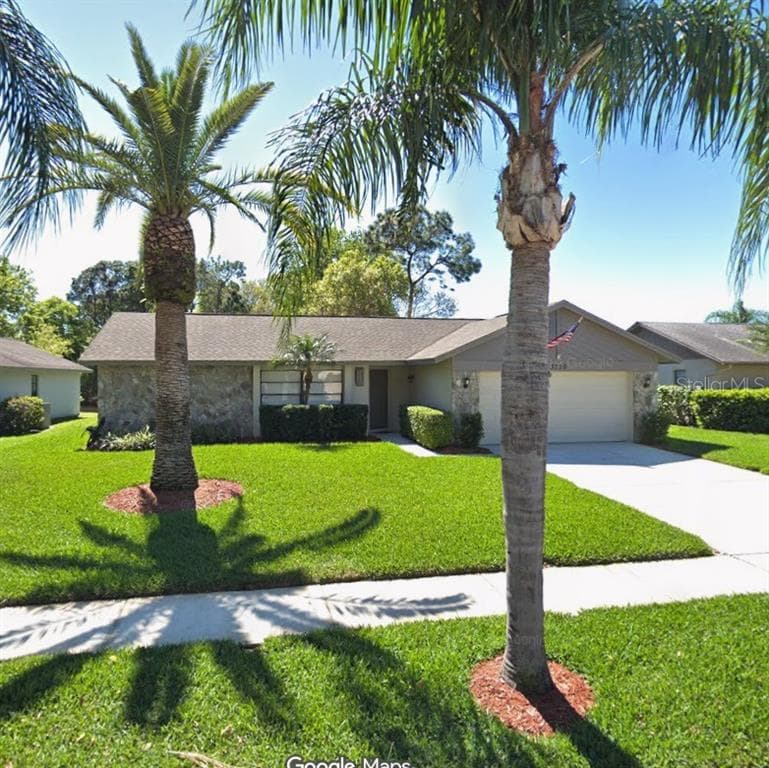 3220 OAKWOOD PLACE TARPON SPRINGS, FL 34688