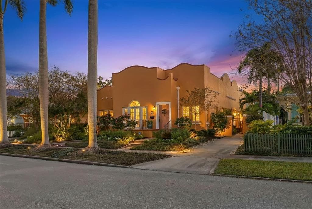 426 20TH AVENUE NE ST PETERSBURG, FL 33704