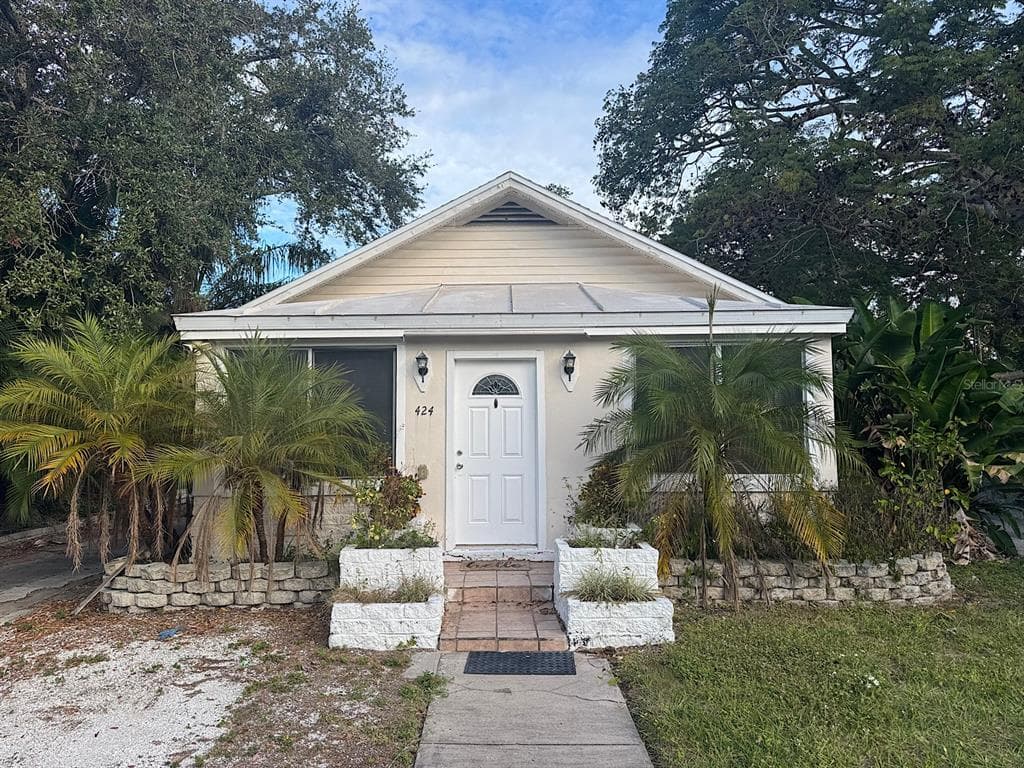 424 WILDWOOD WAY BELLEAIR, FL 33756