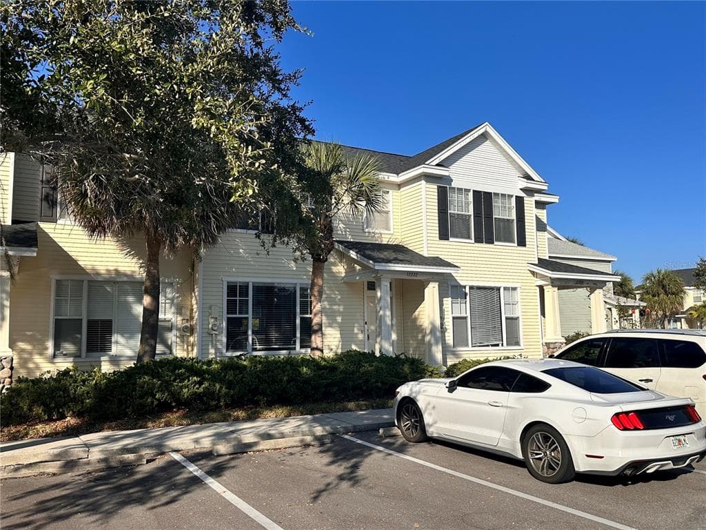 12222 COUNTRY WHITE CIRCLE TAMPA, FL 33635