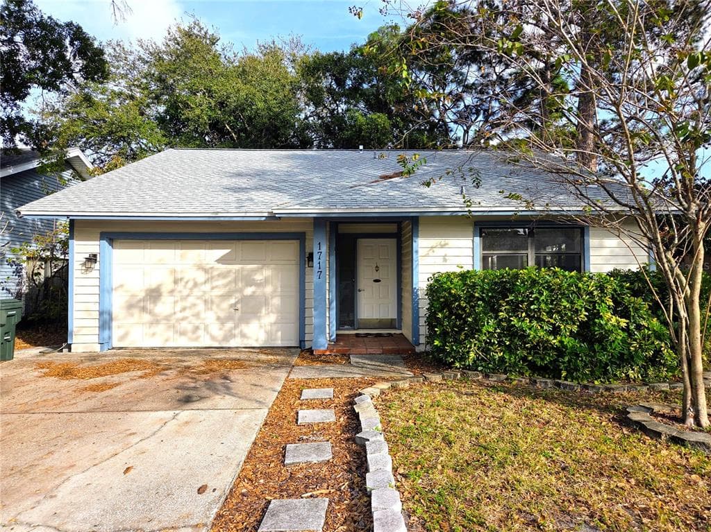 1717 NEEDLES LANE E LARGO, FL 33771