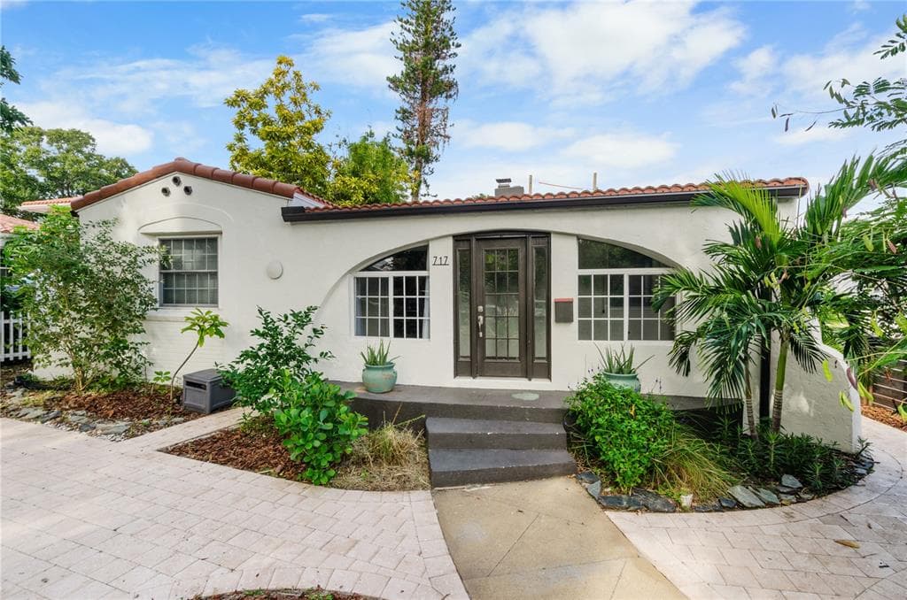 717 19TH AVENUE N ST PETERSBURG, FL 33704