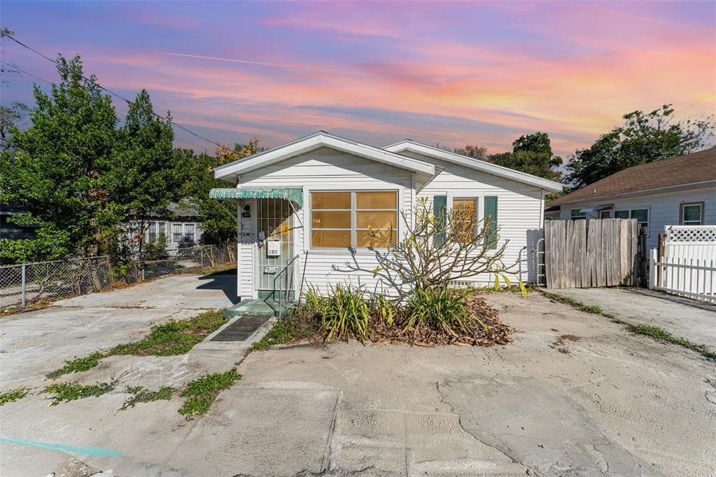 415 AVENUE E SE WINTER HAVEN, FL 33880