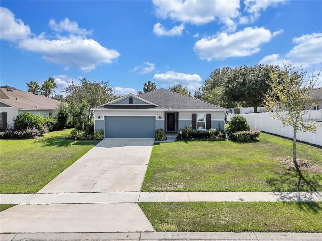 1725 GARDEN VIEW STREET MASCOTTE, FL 34753