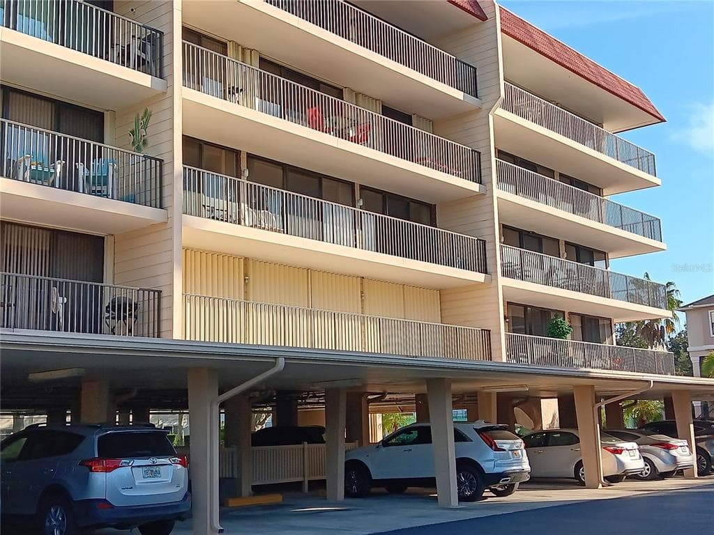 2700 BAYSHORE BOULEVARD UNIT 9301 DUNEDIN, FL 34698