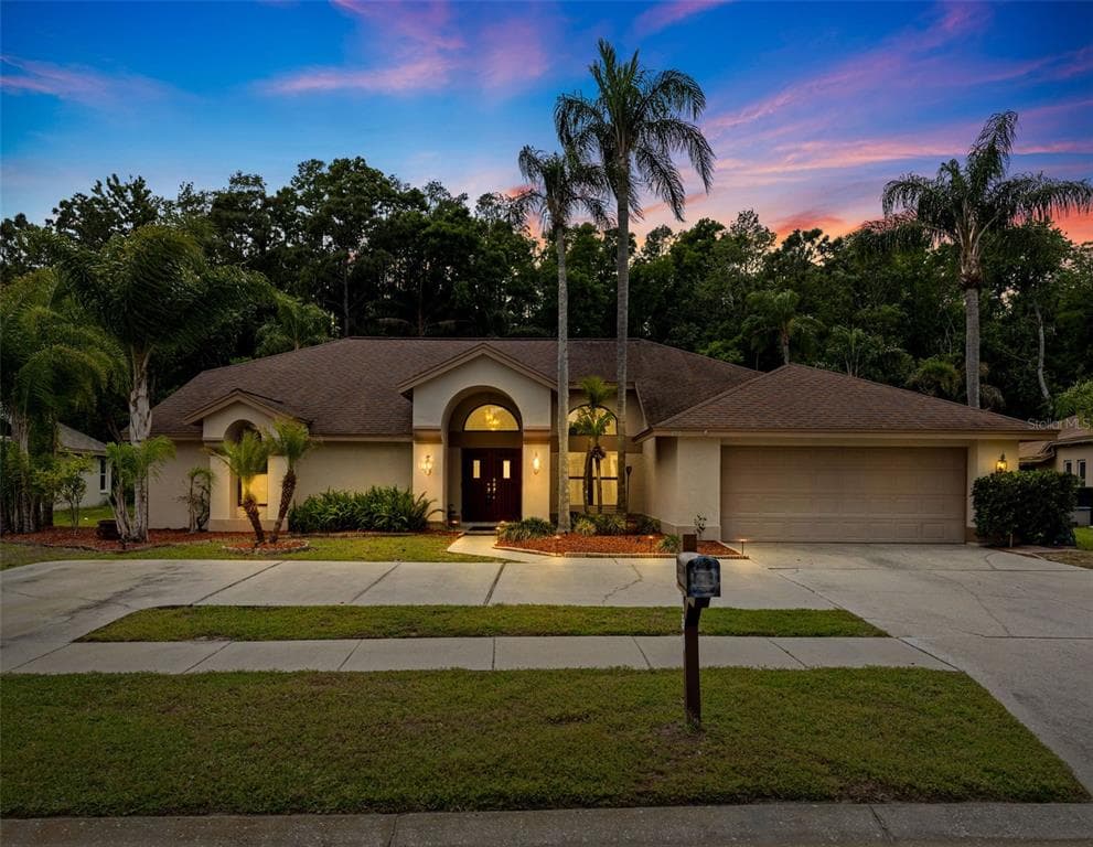 450 WATERFORD CIRCLE E TARPON SPRINGS, FL 34688