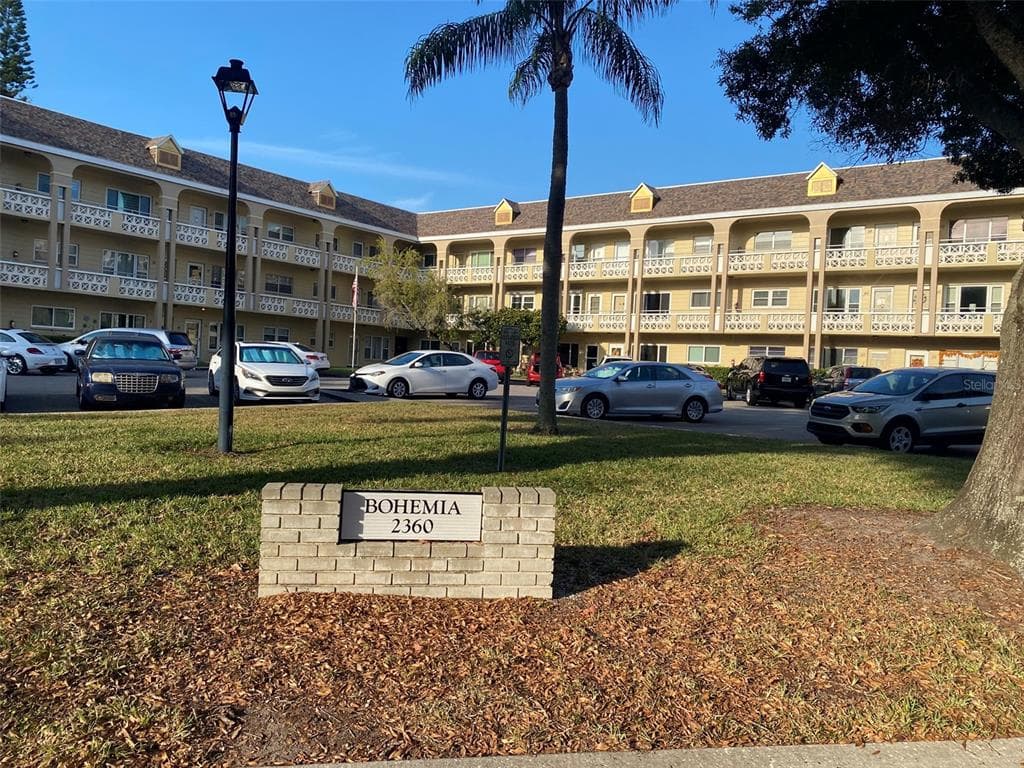 2360 IRISH LANE UNIT 64 CLEARWATER, FL 33763