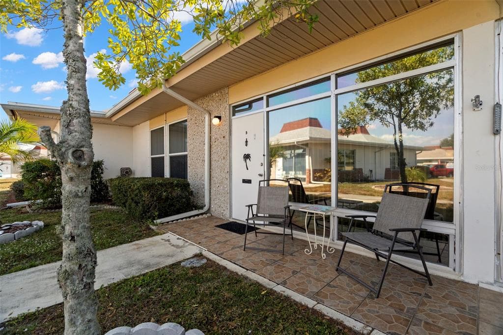 4353 TAHITIAN GARDENS CIR UNIT B HOLIDAY, FL 34691