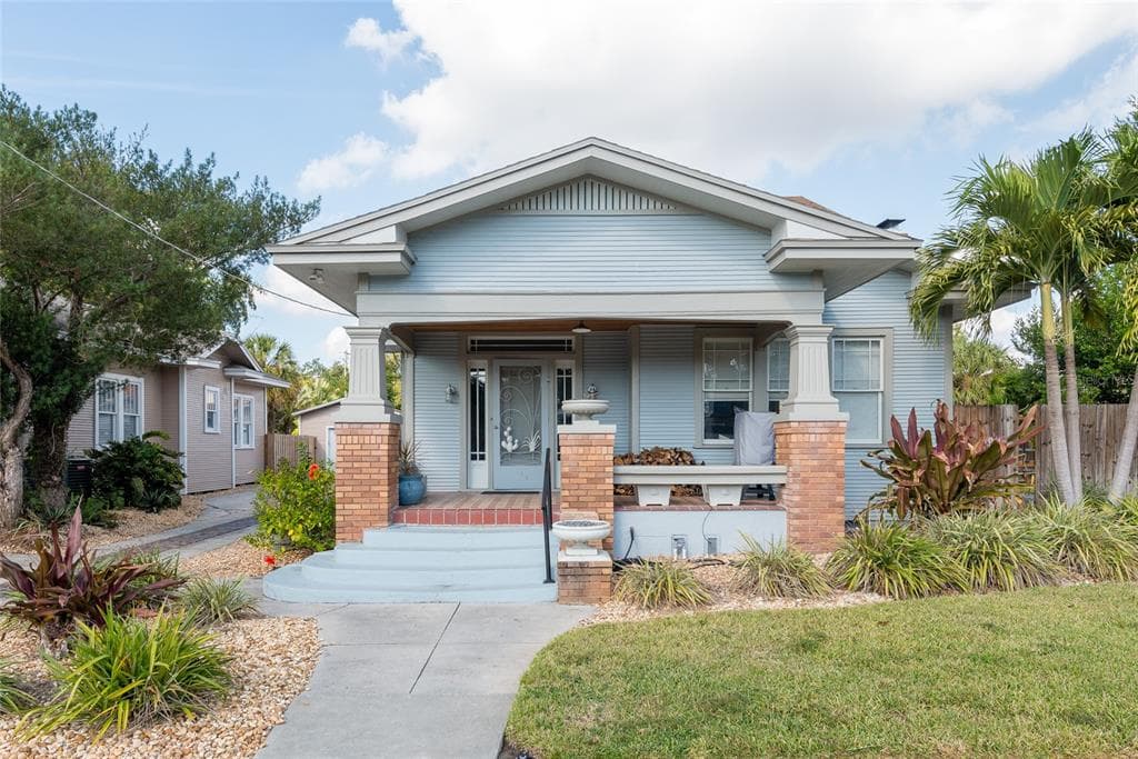 705 W ALFRED STREET
