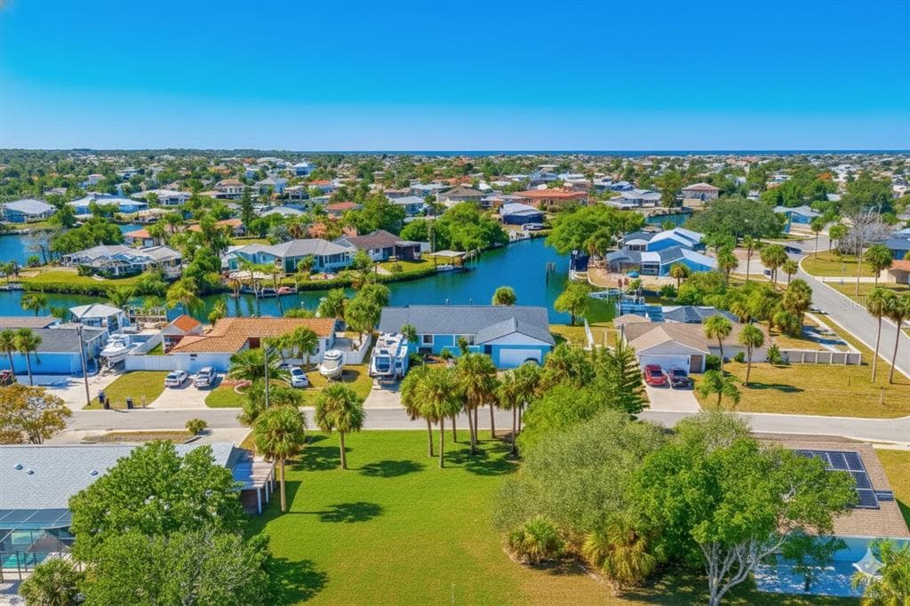 6225 FLAMINGO DRIVE APOLLO BEACH, FL 33572